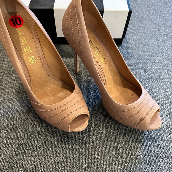L.A.M.B peep toe pumps - Picture 5 of 9